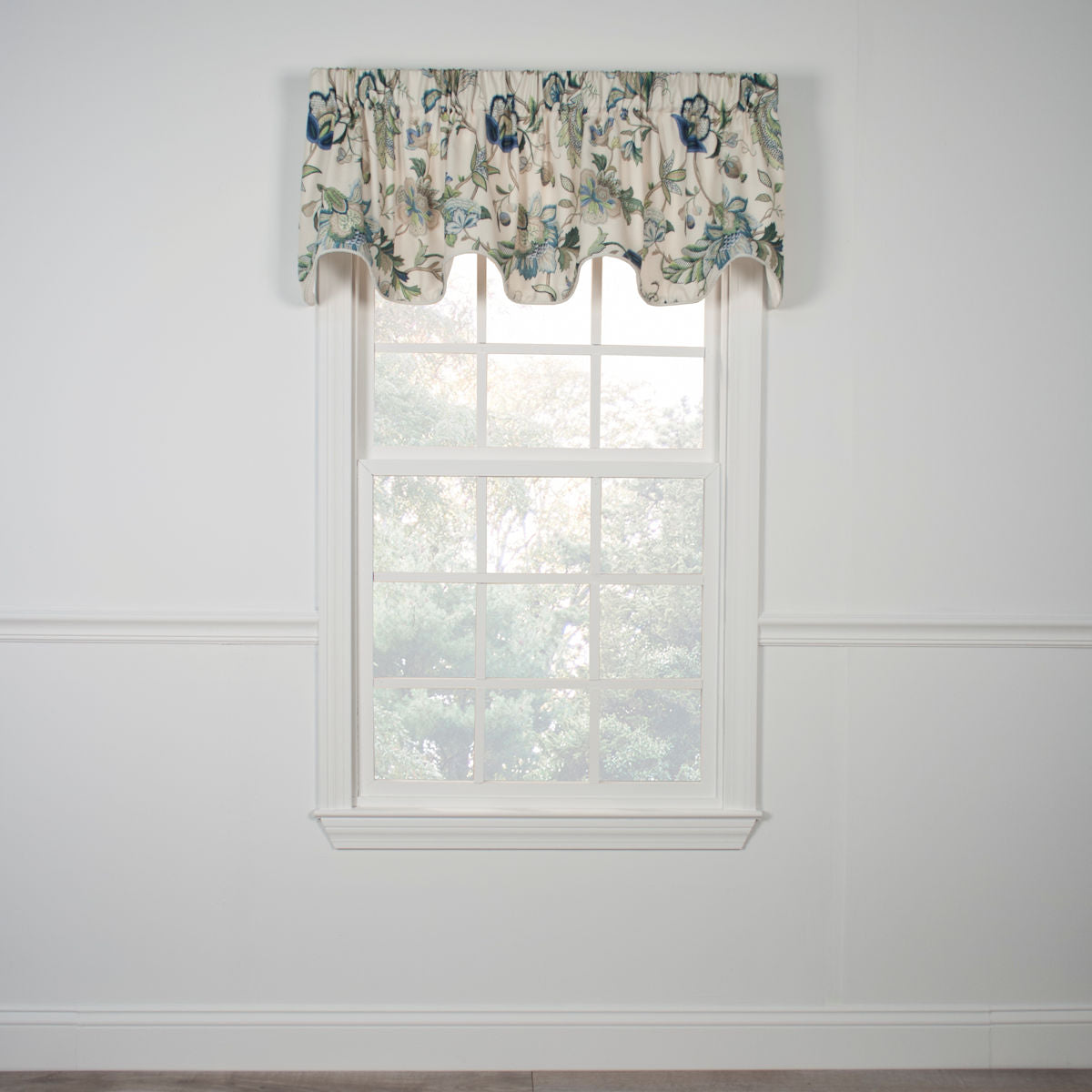 Brissac Jacobean Floral Print Scallop Valance
